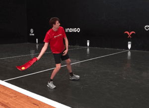 Initiation pelote basque lieu couvert Biarritz